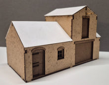 Load image into Gallery viewer, 00 Gauge 4mm Small Style Stables / Workshop 360 Scratch Aid Kit